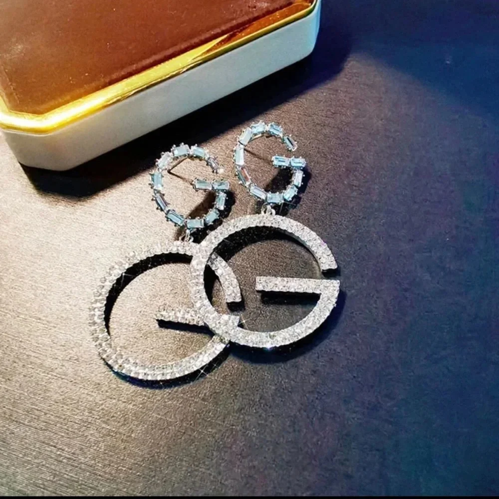 NEW Fashion earrings in your choice of silver or gold tone. - Picture 4 of 6
